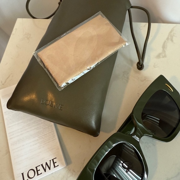 ✨ Brand New Loewe Sunglasses ✨ - Picture 6 of 10